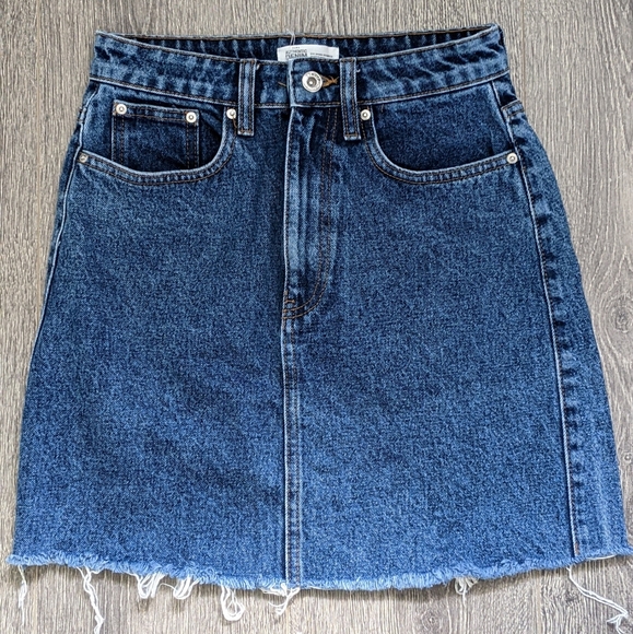 Jean skirt - Picture 1 of 3